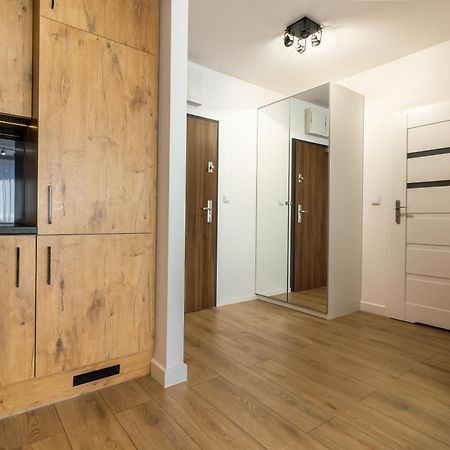Apartament Near Sky Tower Вроцлав Екстериор снимка