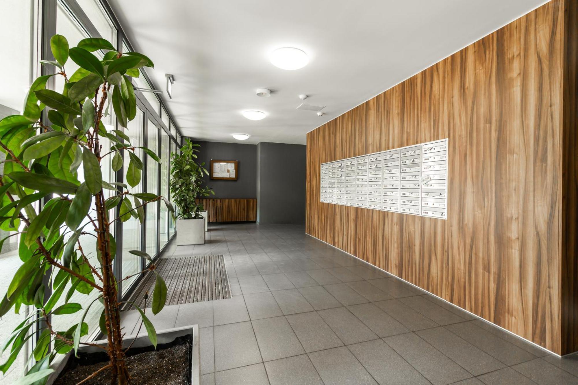 Apartament Near Sky Tower Вроцлав Екстериор снимка