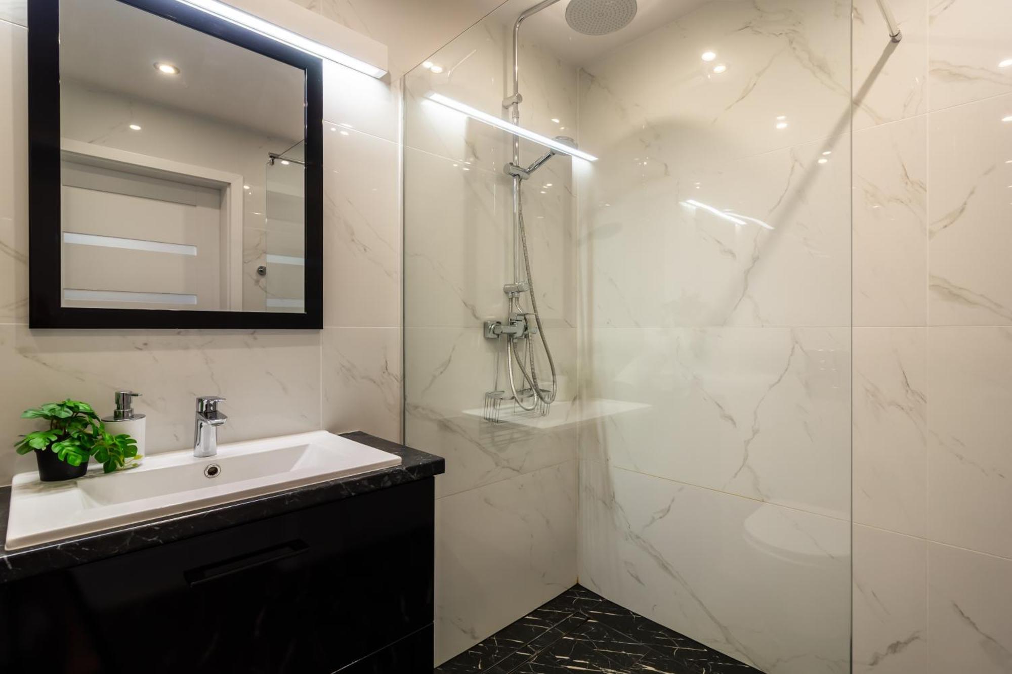 Apartament Near Sky Tower Вроцлав Екстериор снимка